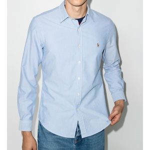 Polo Ralph Lauren
classic Oxford shirt